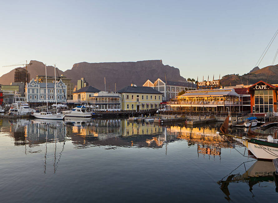 Which shampoo and conditioner are best for dry, curly hair in Cape Town's weather? 9 VA Waterfront b